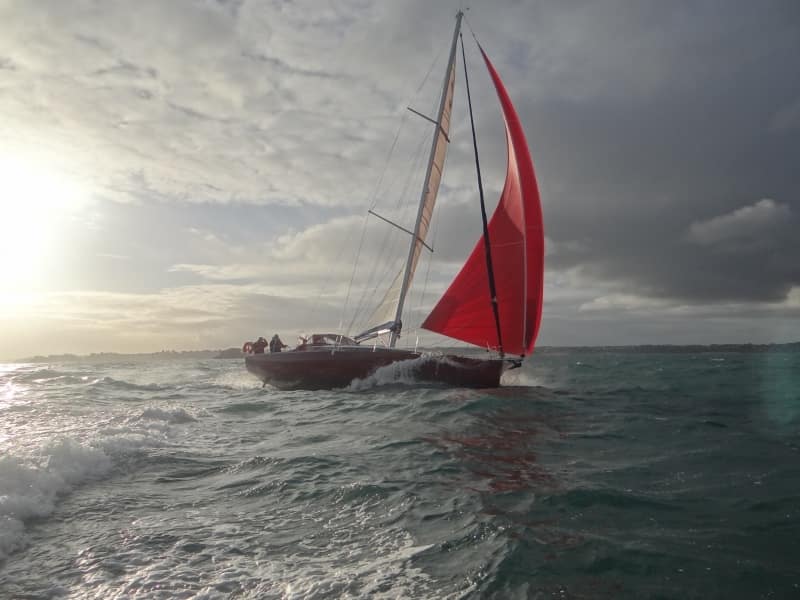 voilier en mer location cancale