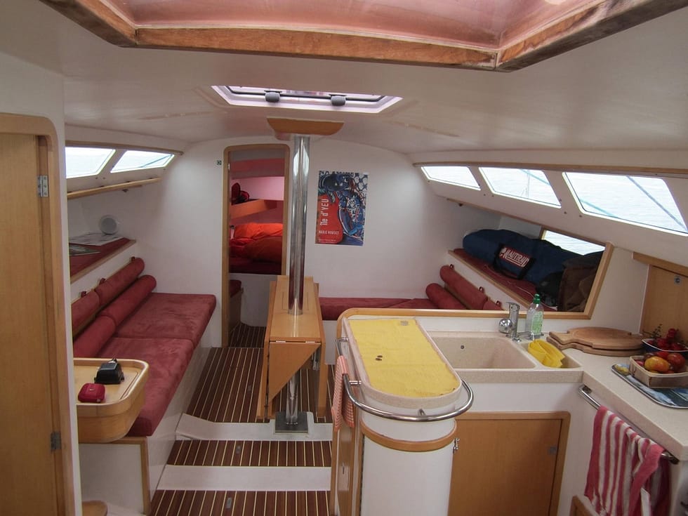 interieur voilier cancale location vacances