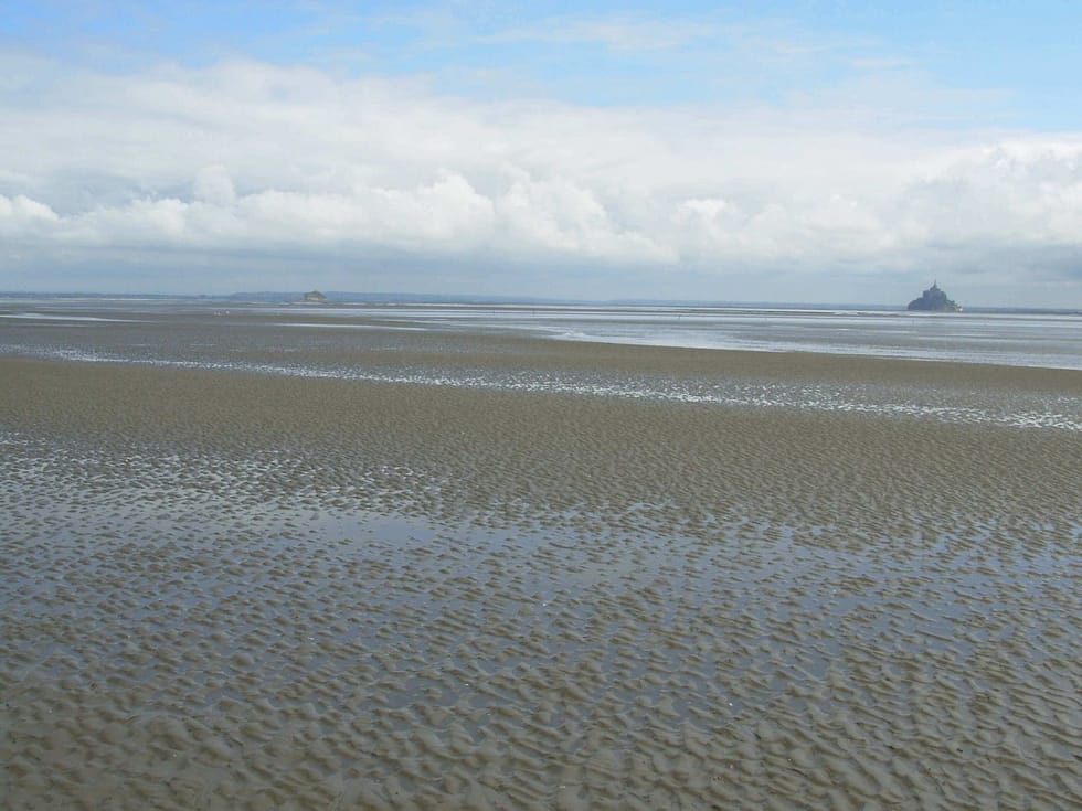 plage vue mont saint michel